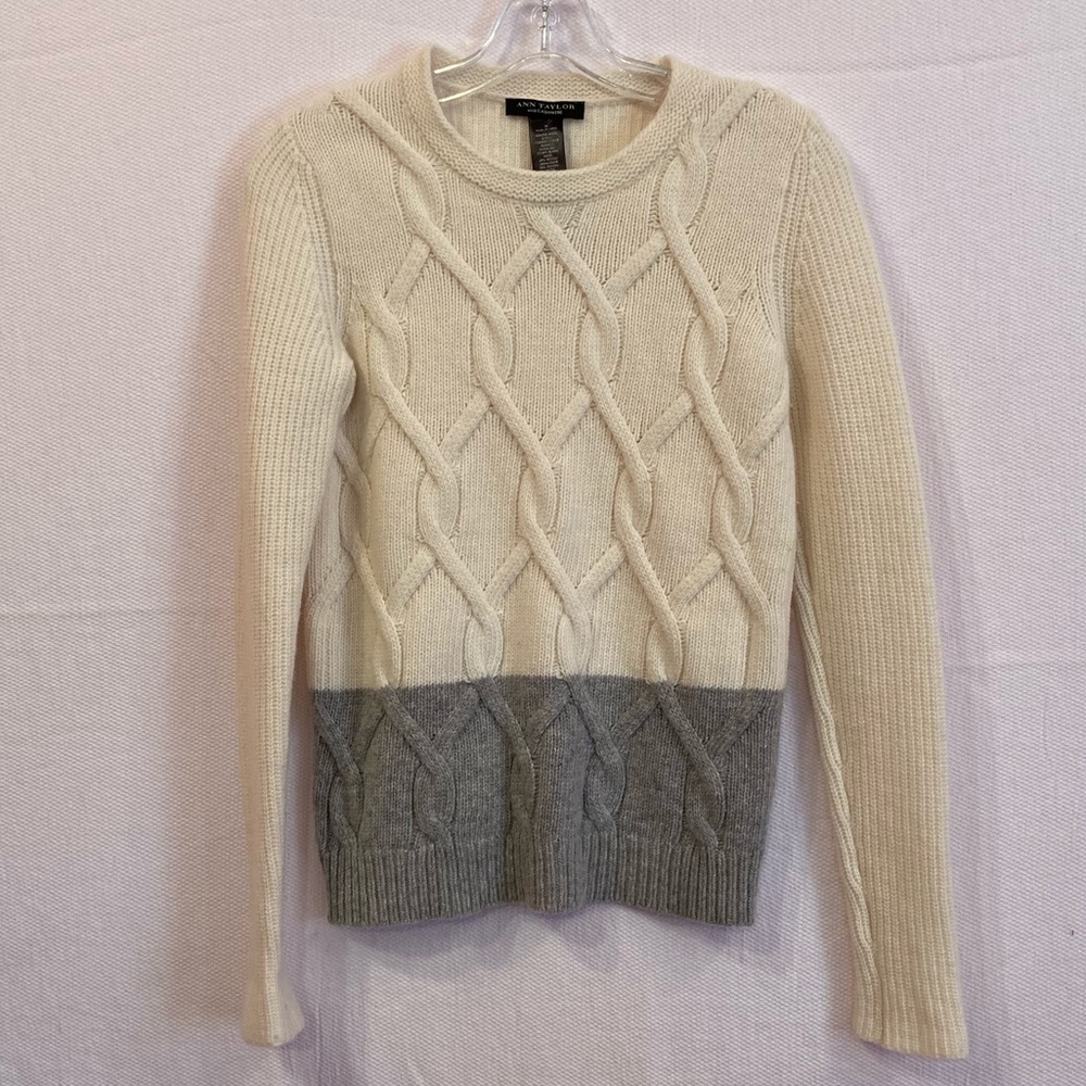 Ann Taylor “with cashmere” sweater size S